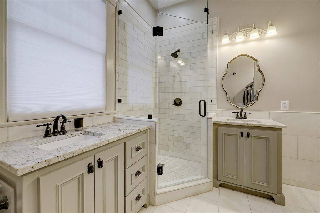 Another view of this stunning secondary bathroom