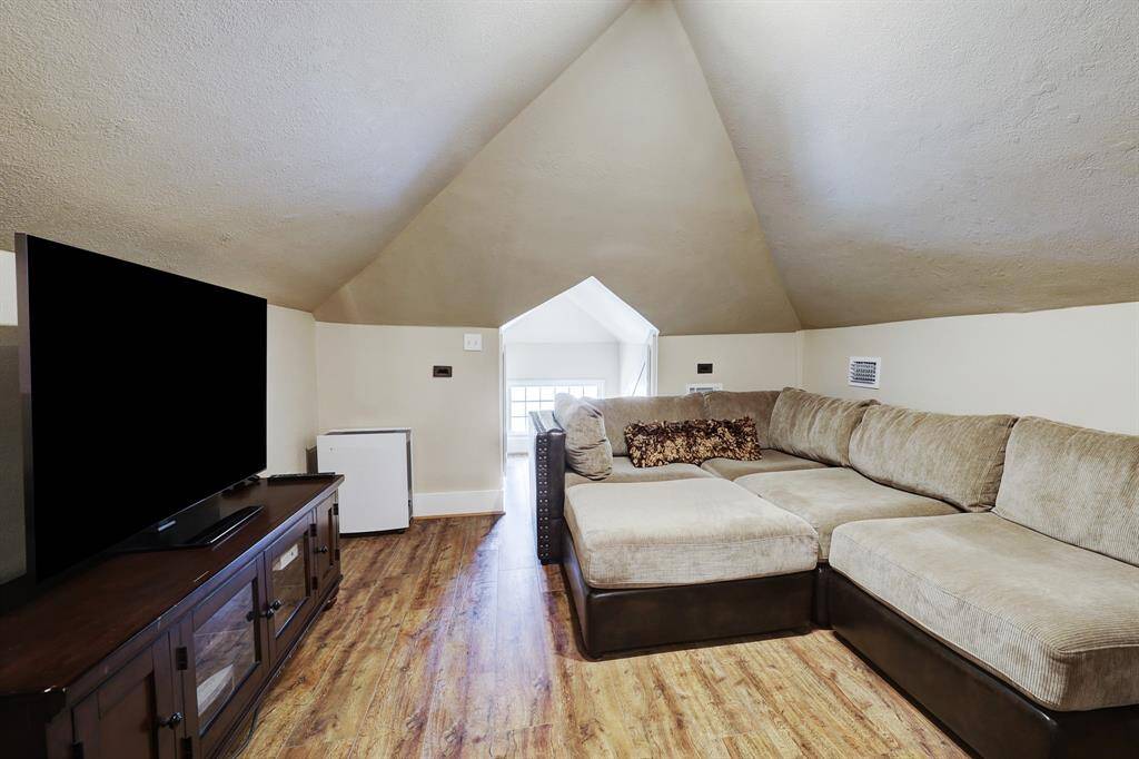 3rd floor Extra Room