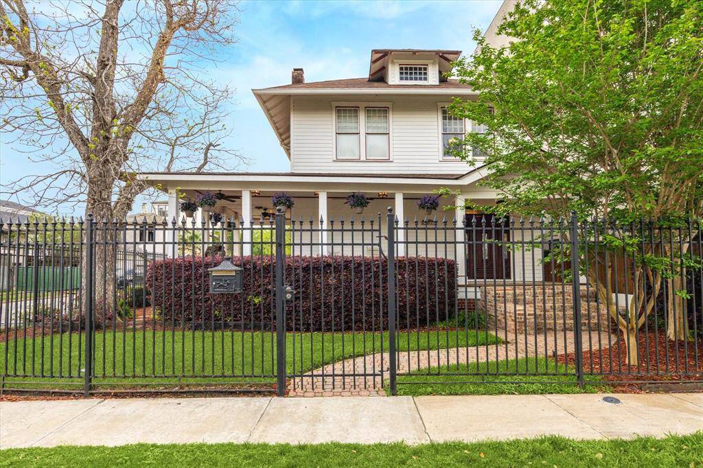 Make 601 YOUR Home!