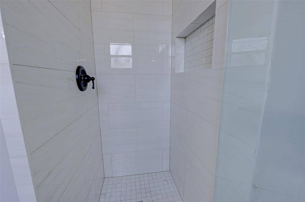 Master Walk-in Shower