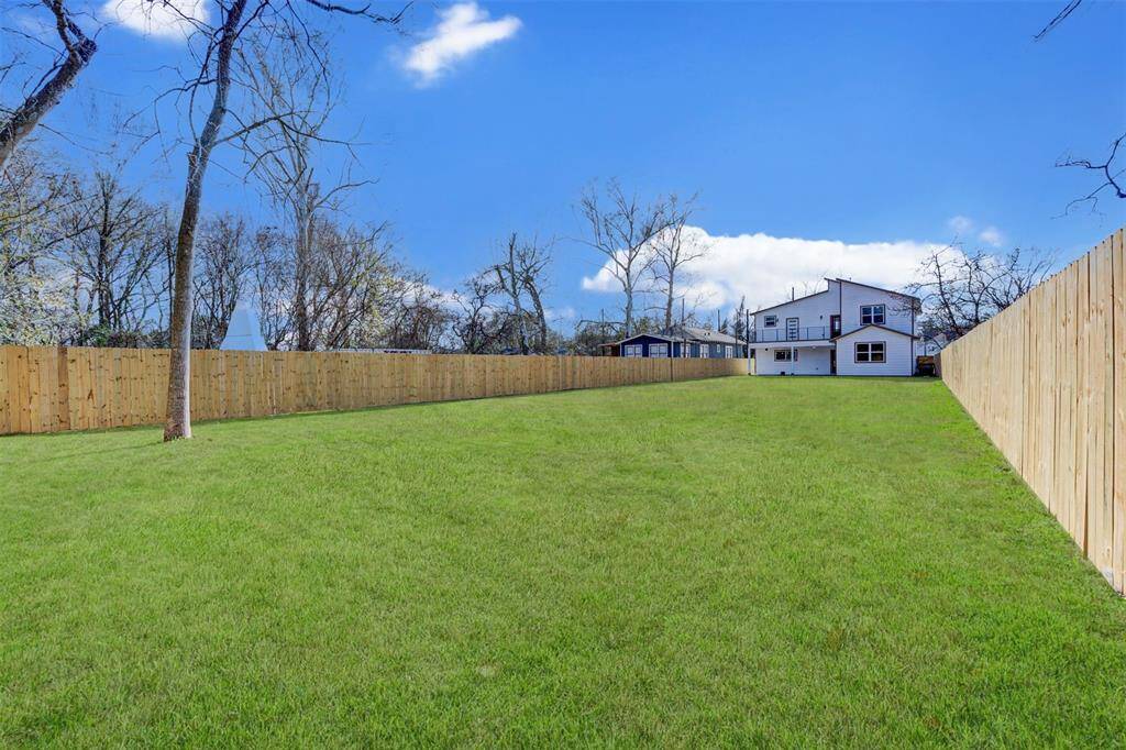 Huge yard to add a pool & for pets or children to play