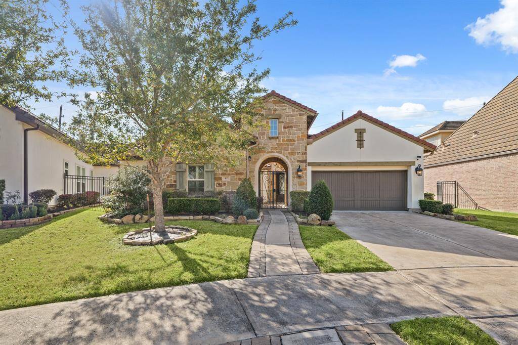 Welcome home! Original owners!