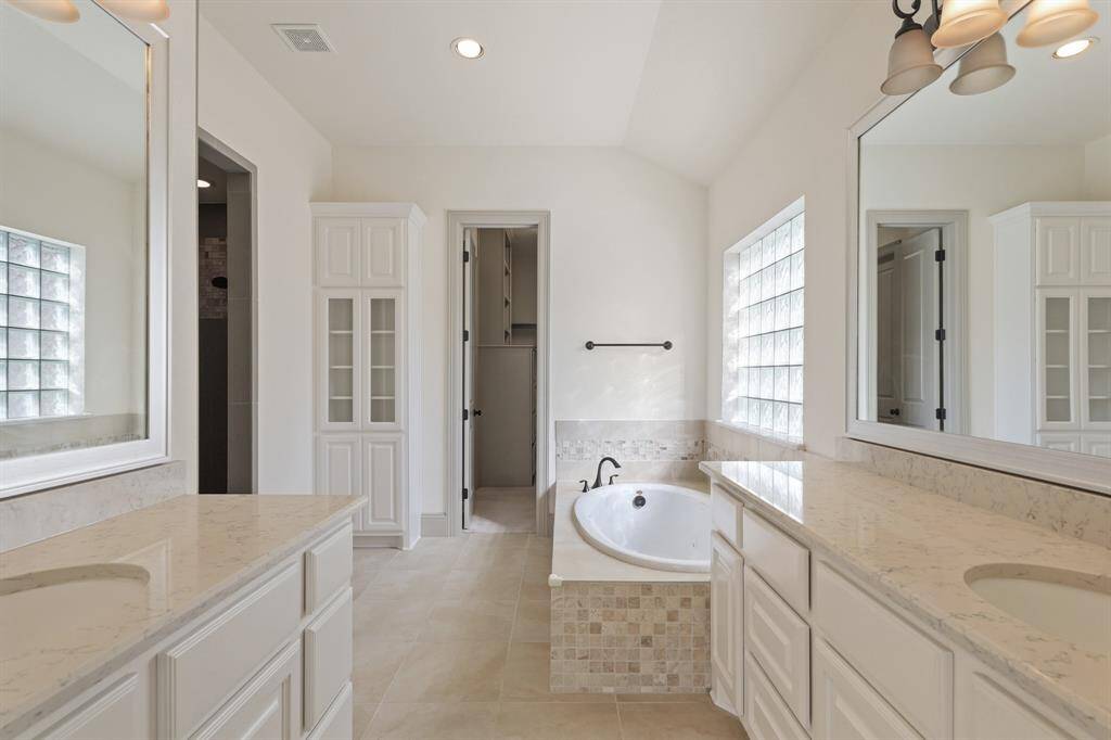 Hollywood Bath