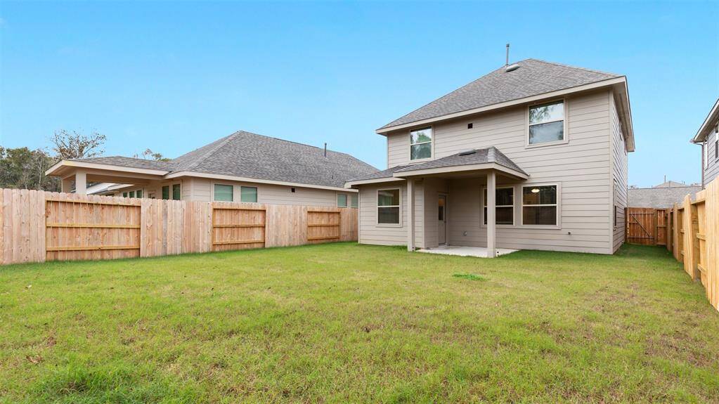Big backyard, no back neighbors