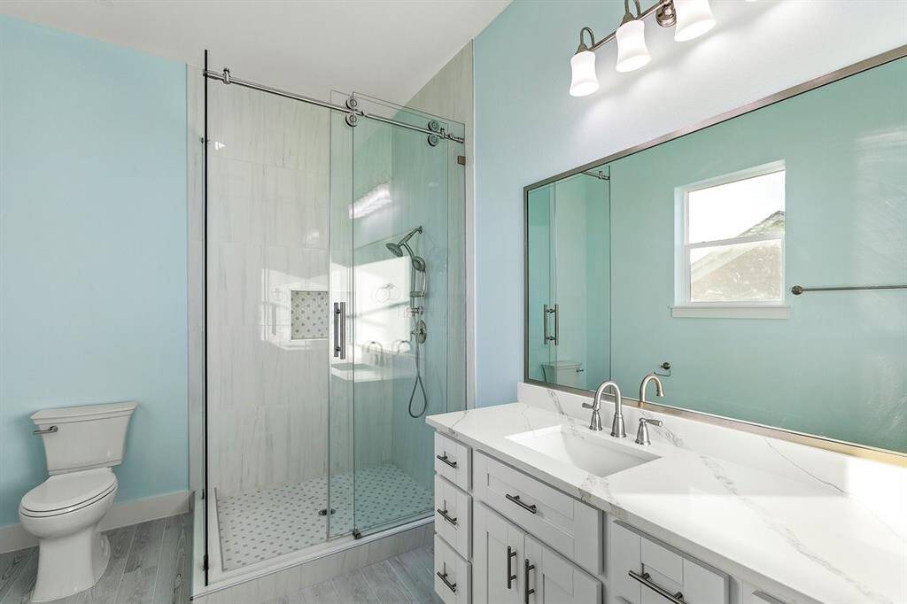 Primary Bathroom- 2nd Floor