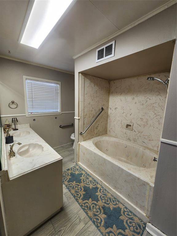 Main bathroom