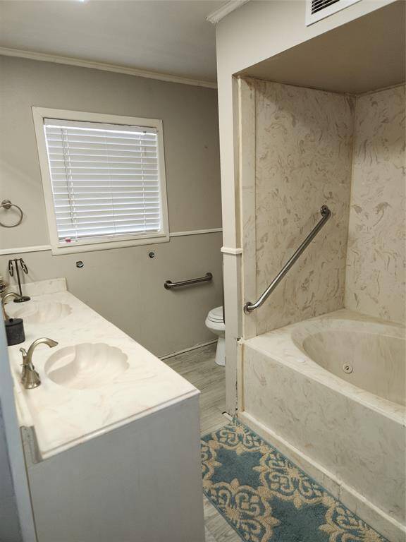 Main bathroom