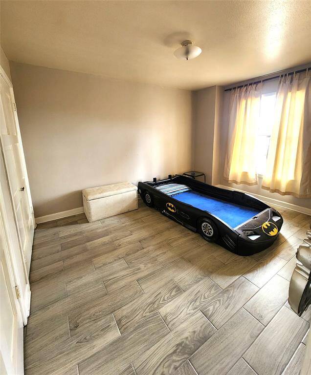 Downstairs bedroom, could be used as study