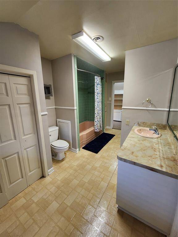 Upstairs bathroom
