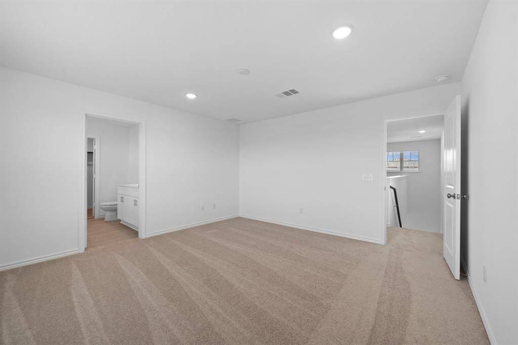 Upstairs primary bedroom