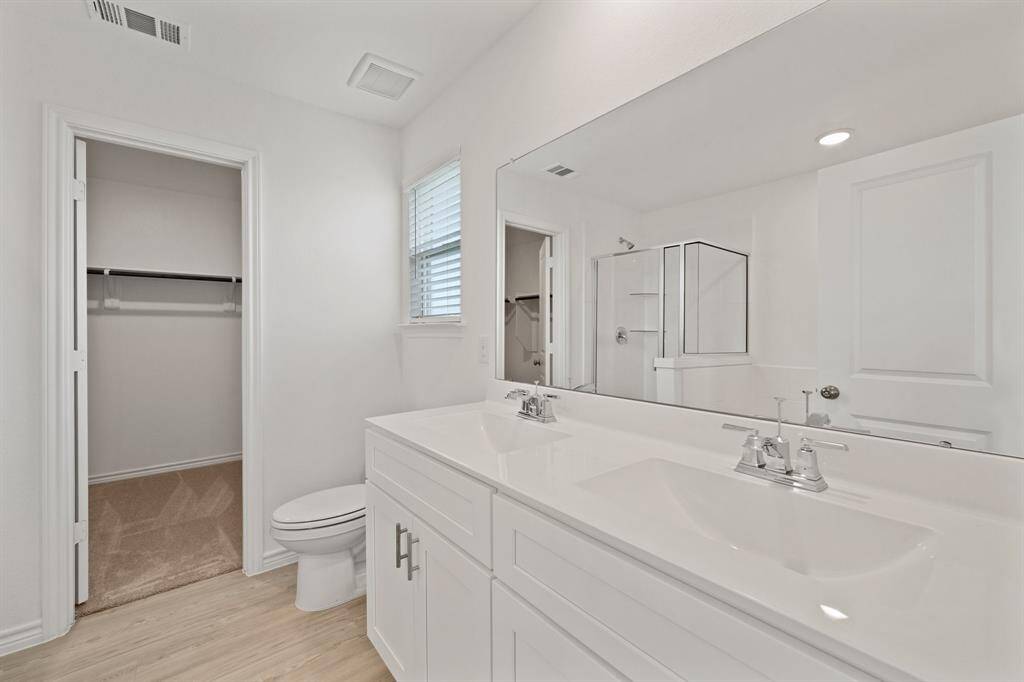 Primary ensuite bathroom
