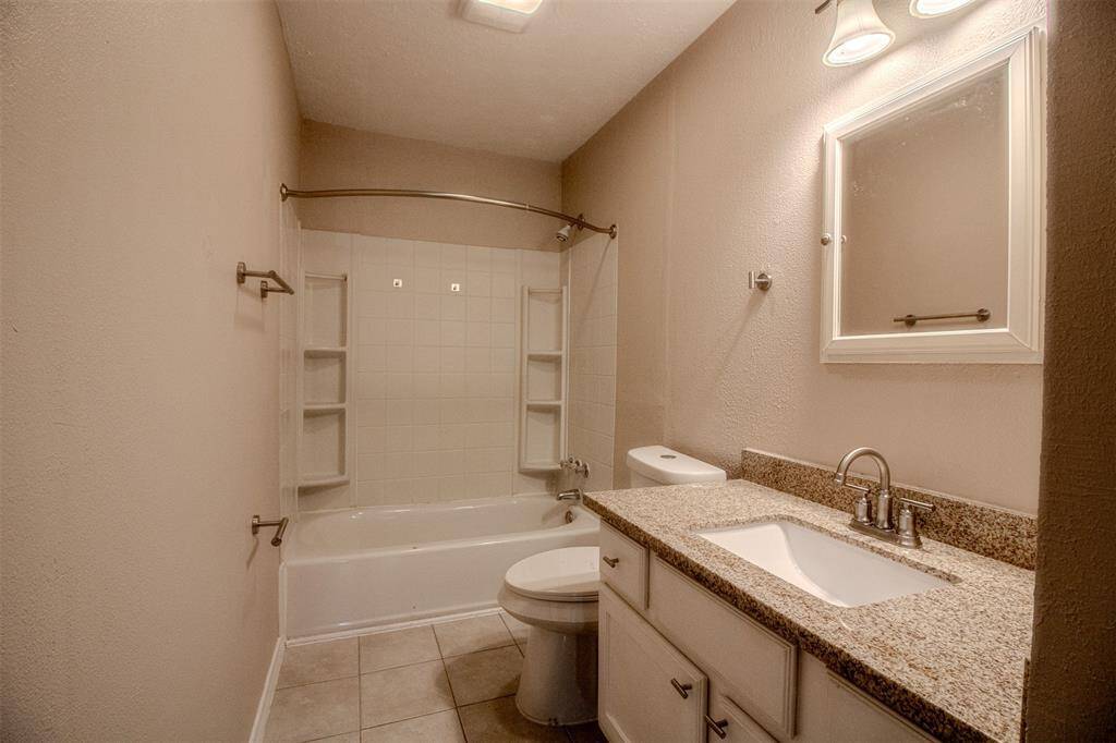 Full Bathroom
