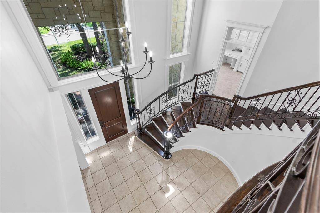 Lets check out the upstairs!