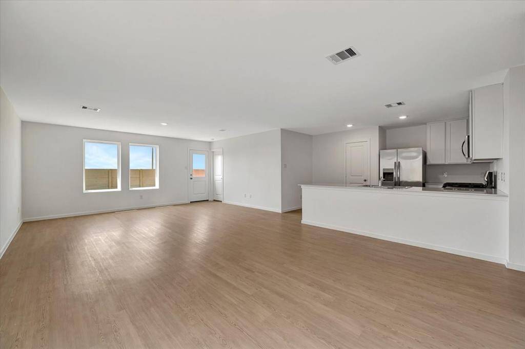 Living/dining combo