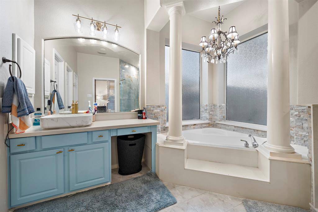With its thoughtful design and high-end finishes, this bathroom provides a tranquil retreat for relaxation and rejuvenation