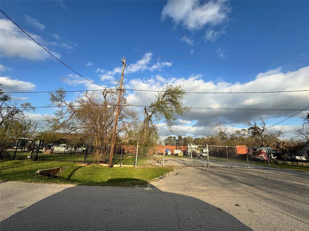 near by businesses