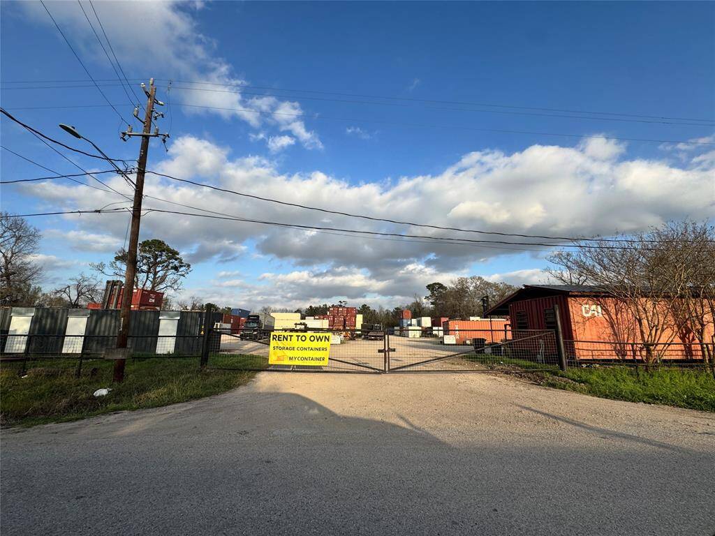 near by businesses