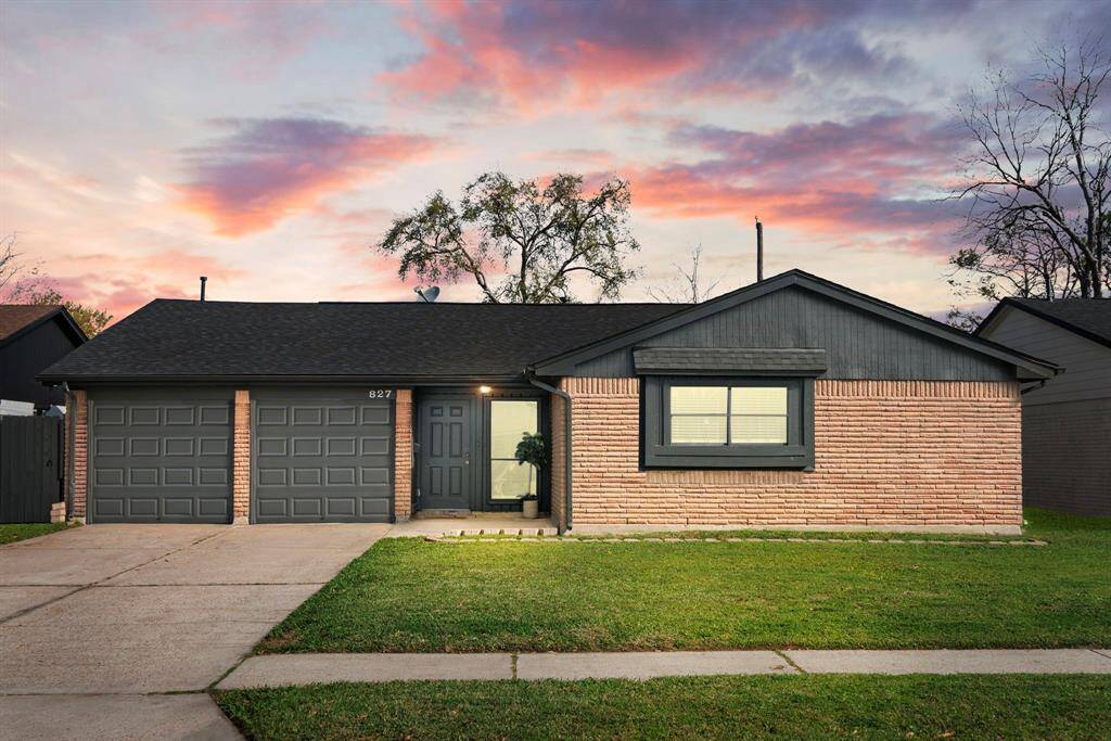 Welcome home to 827 Regal St!