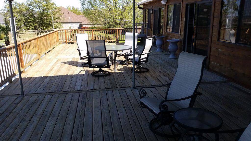 Another view of the deck