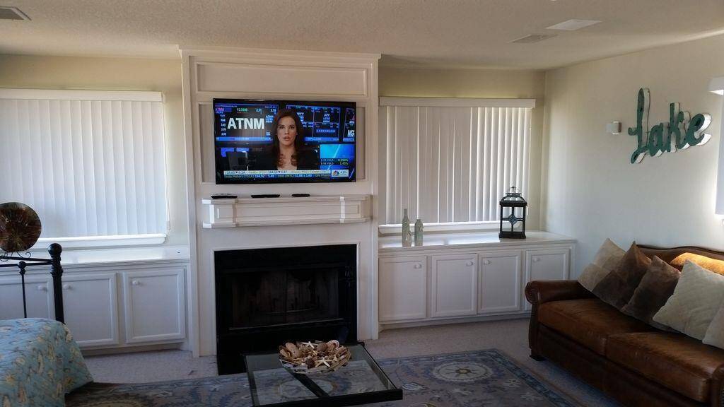 Fire place in the living room area