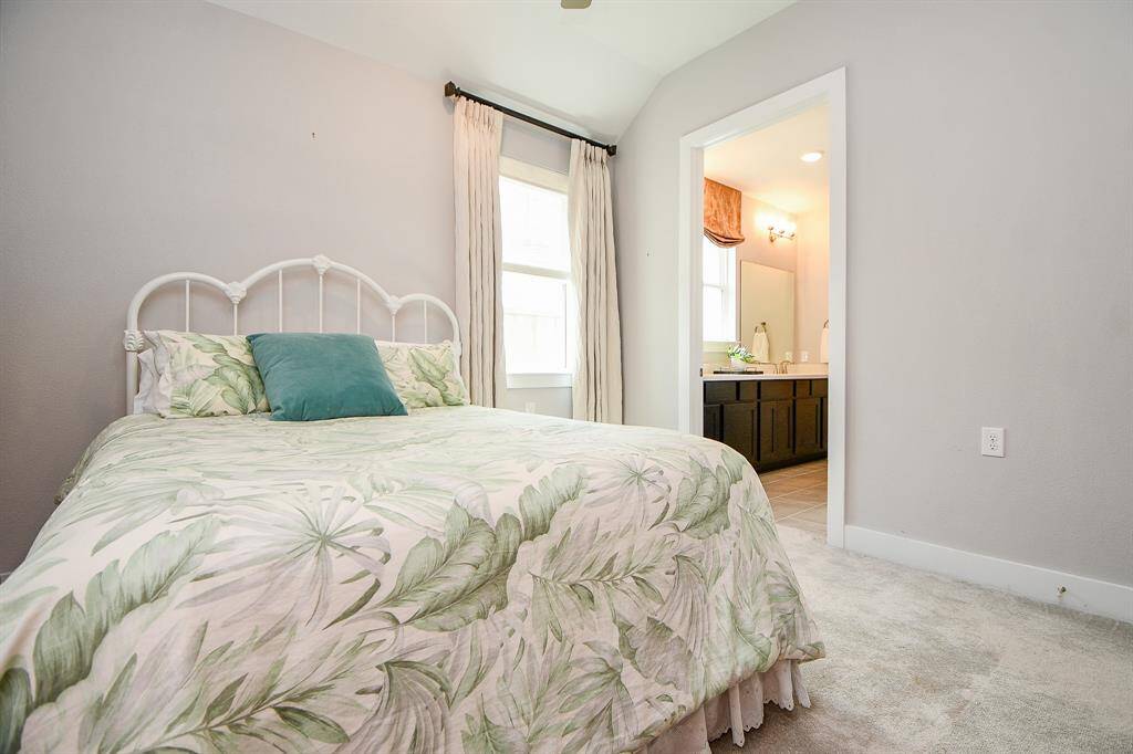Here is the other secondary bedroom with access to the shared bathroom.