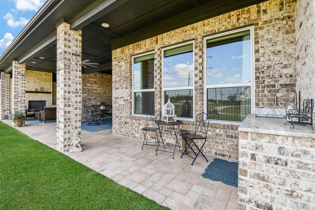 Here is another view of this fabulous patio area!