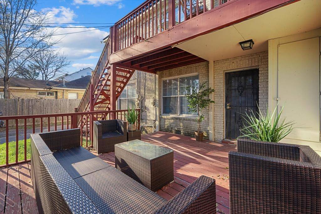 3005 Arbor - Outdoor Porch