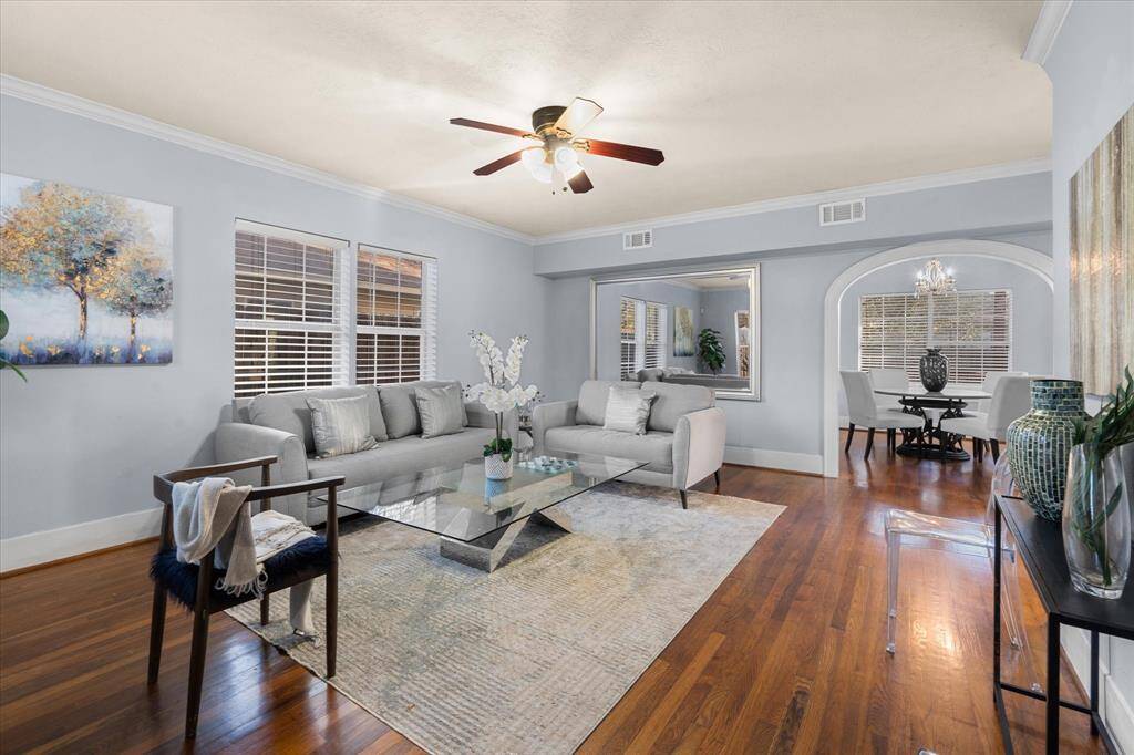 3005 Arbor - Living Area (Unit 1)