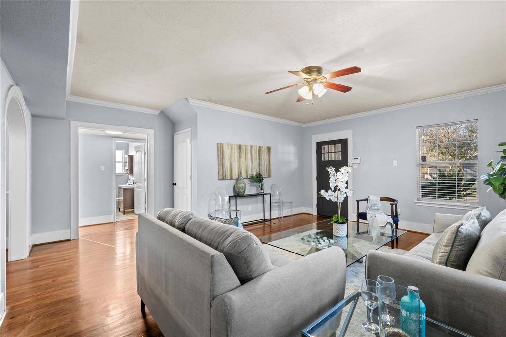3005 Arbor - Living Area (Unit 1)