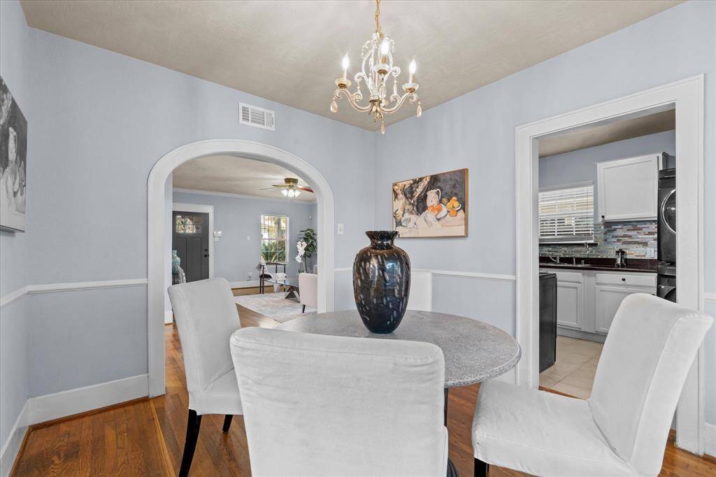 3005 Arbor - Dining Room (Unit 1)