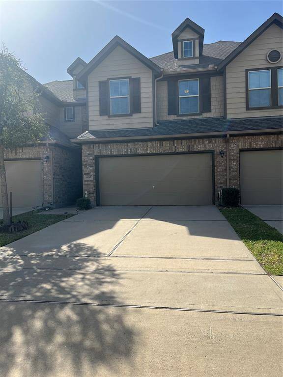 Long driveway for guests