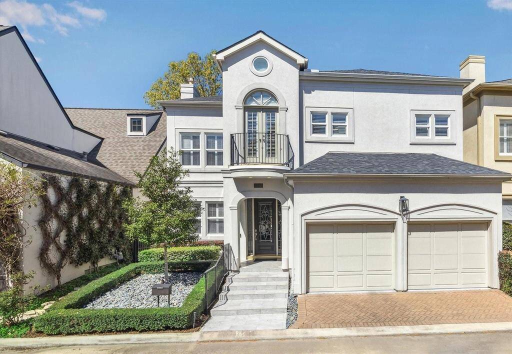 Zoned to excellent schools:  Hunter's Creek Elementary, Spring Branch Middle and Memorial High School.  Plus, conveniently located to I-10, 610, Memorial Park and all Houston has to offer.