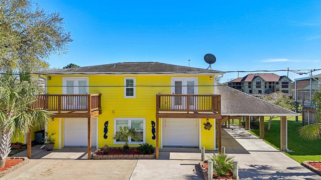 Welcome to your waterfront joy!