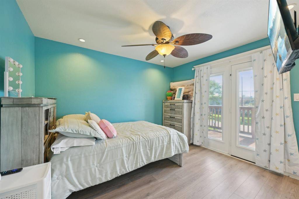 Upstairs 3rd bedroom with private balcony