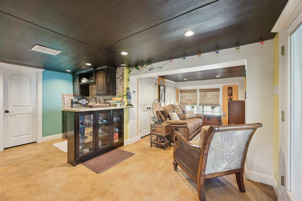 Downstairs guest quarters