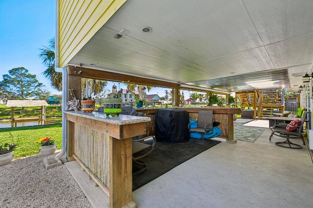Outdoor kitchen and covered area