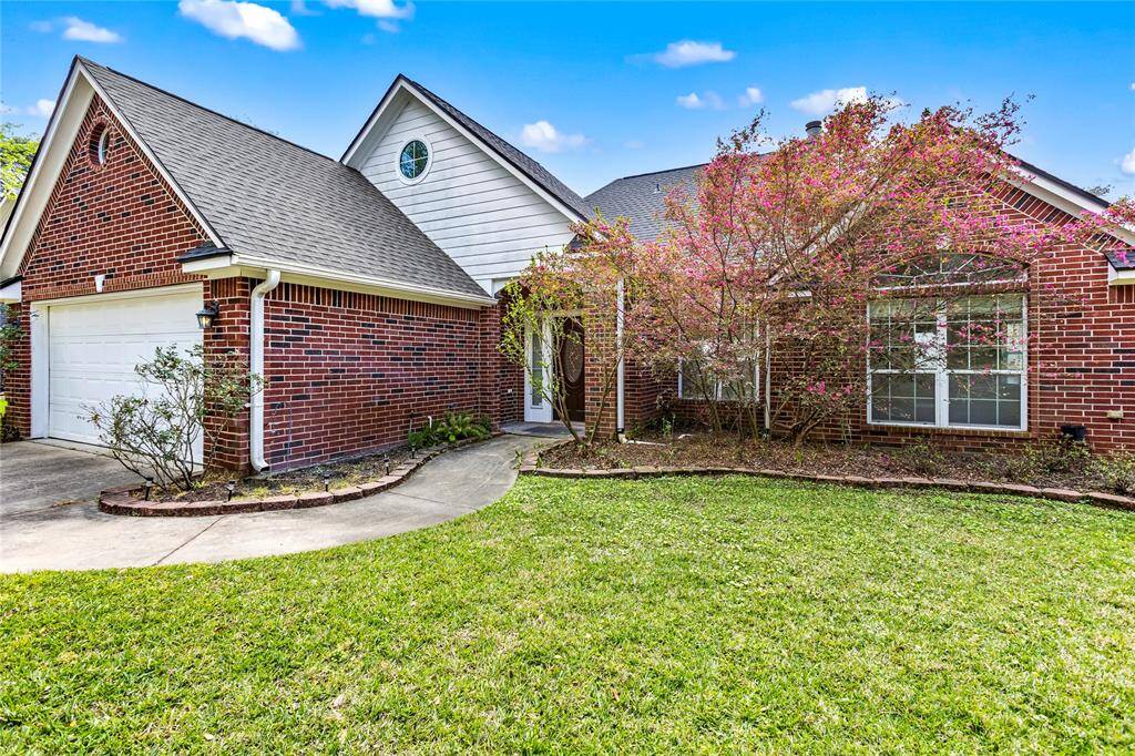 1.5 story home with BRAND new roof!