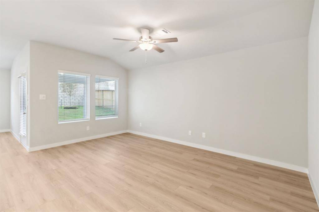 Photo is not of the actual home but is an inspirational photo of builder’s model home and may depict options, furnishings, and/or decorator features that are not included.