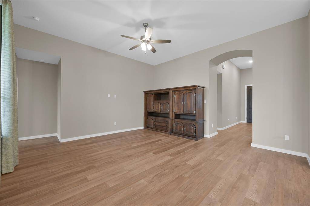 Open Floor plan with kitchen and living area