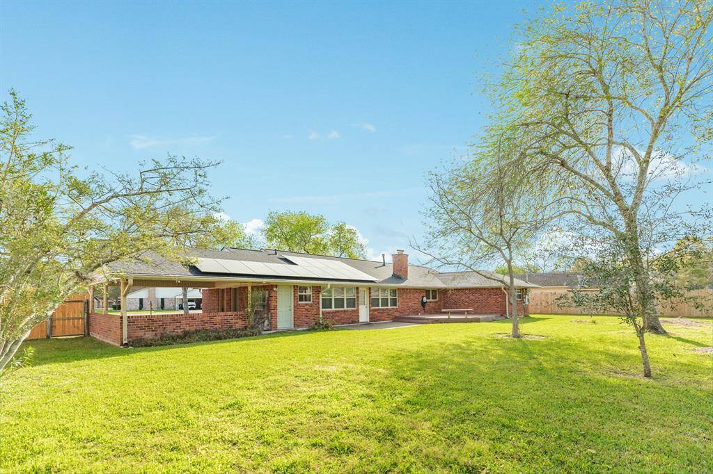Spacious backyard-great for entertaining. Design your dream - Maybe a pool, outdoor kitchen, covered patio.