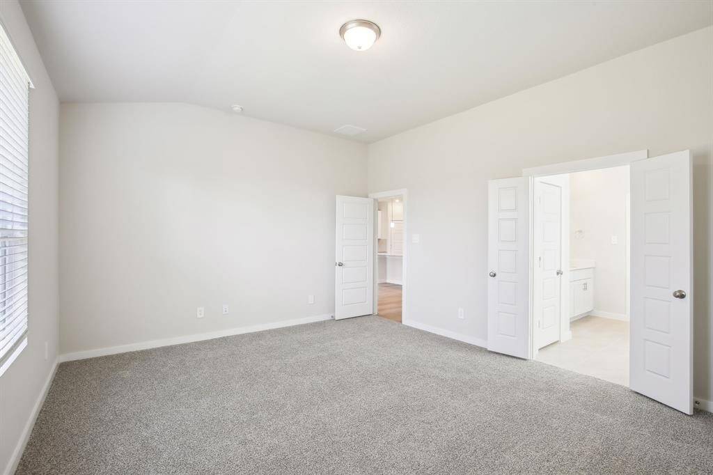 Photo is not of the actual home but is an inspirational photo of builder’s model home and may depict options, furnishings, and/or decorator features that are not included.