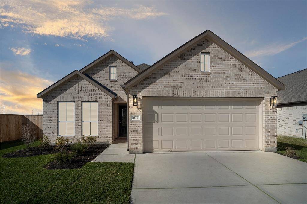 Welcome home to 611 Orchard Vale Road located in Huntington Place and zoned to Fort Bend ISD. NOTE: This photo is for illustrative purposes only and is not to be considered an exact replica of the finished home. Rendering does not match the finished product in terms of features, colors, landscaping, etc. Pricing, specifications, square footage and materials are subject to change at any time and without notice.