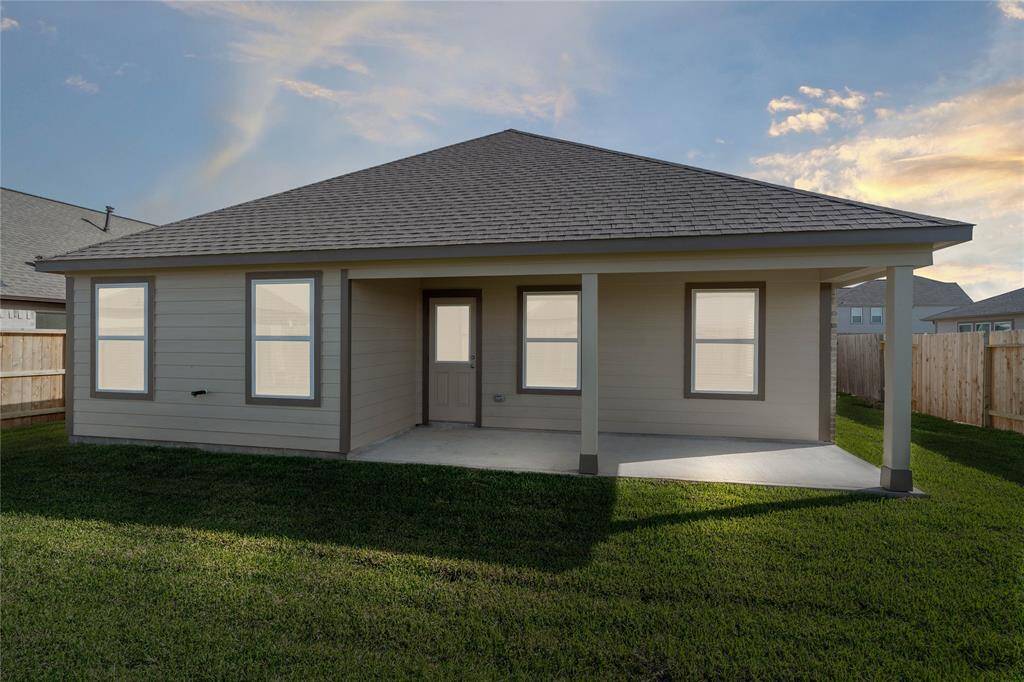 This backyard is enjoyable for everyone! From pets playing, kids jumping on the trampoline, or even having a garden, this amazing backyard provides space for endless activities for the whole family!