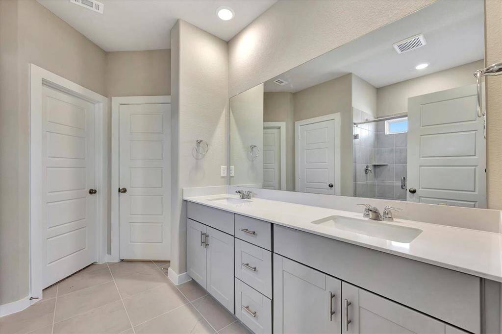 Photo is not of the actual home but is an inspirational photo of builder’s model home and may depict options, furnishings, and/or decorator features that are not included.