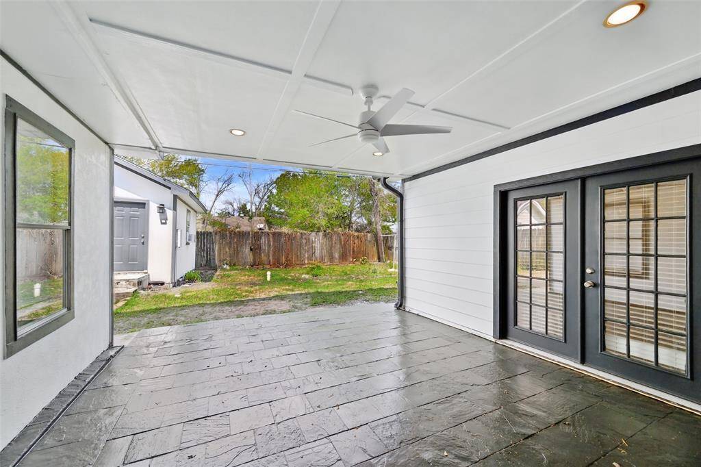Huge covered back patio!