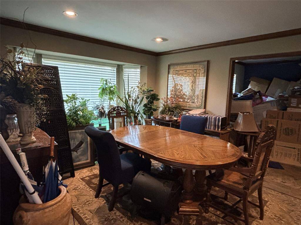 Dining area or Office, recessed lighting.