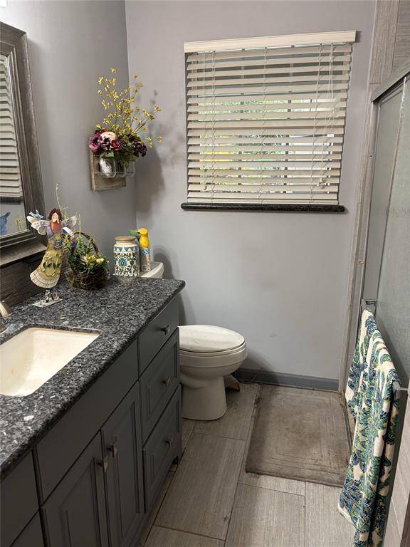 Second full bathroom w/shower