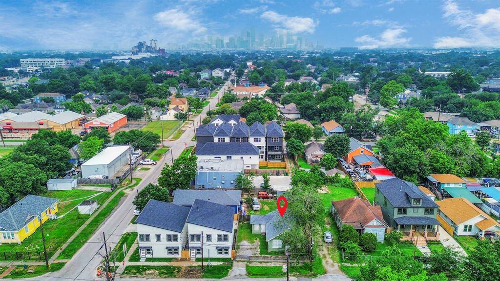 This property is zoned to well-rated schools, and its location is ideally convenient - schedule a showing today to Come Live Where You Play!