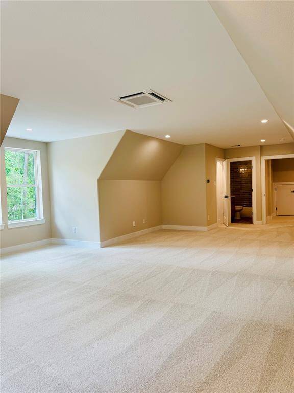 Flex/5th bedroom space