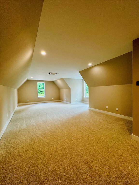 Flex space with Full bath and WIC